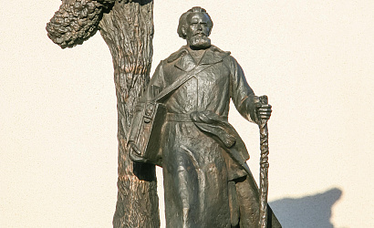Памятник  Язэпу Дроздовичу в Минске
