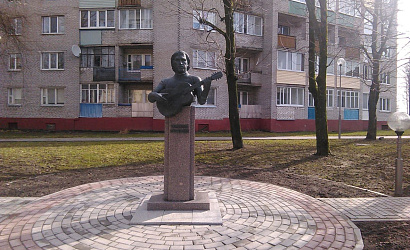 Памятник Высоцкому в Новогрудке